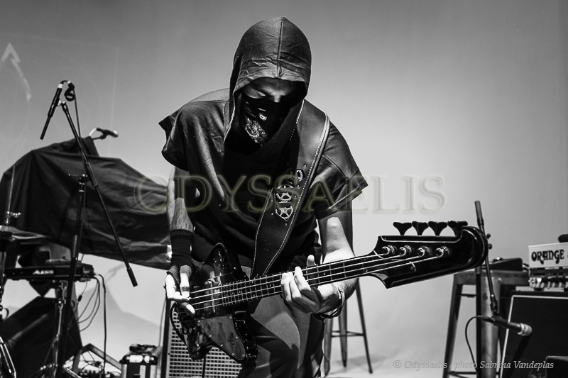 bassiste du groupe MaAR