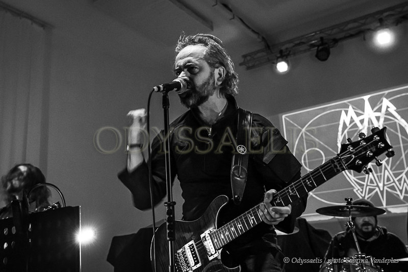 chanteur et guitariste du groupe MaAR