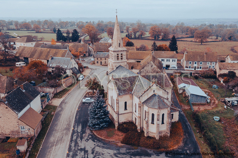 vue globale de l'église de Mazirat